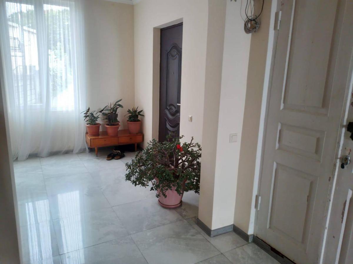 Merabi And Neli Guest House 马钦加里 外观 照片