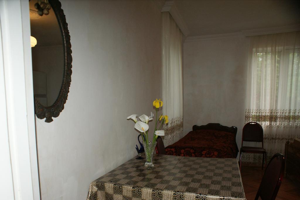 Merabi And Neli Guest House 马钦加里 外观 照片