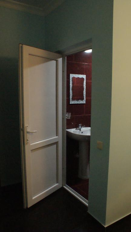 Merabi And Neli Guest House 马钦加里 外观 照片