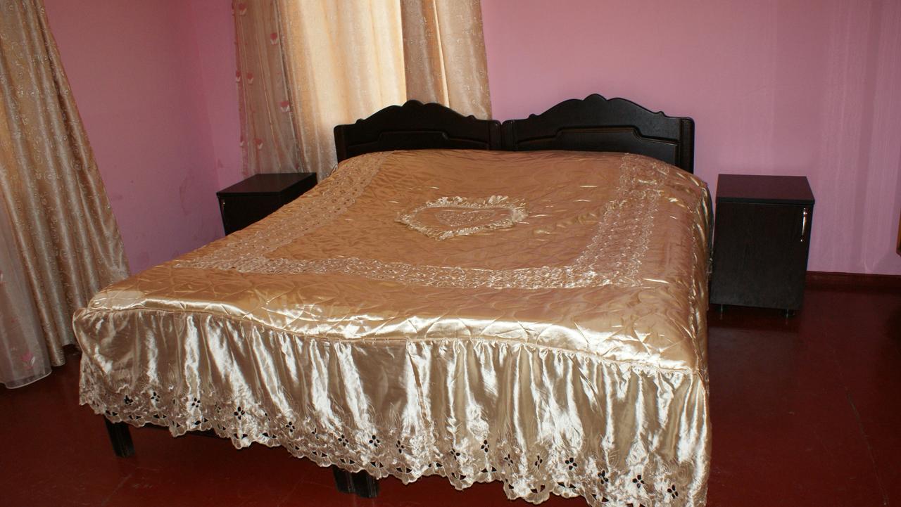 Merabi And Neli Guest House 马钦加里 外观 照片